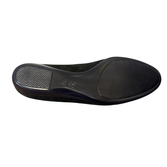 Selby Comfort Flex Women's BNavy/Gray Suede Perforated Ballet Flats Size 7.5 M - Picture 9 of 12